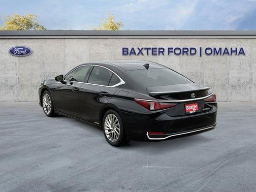 2020 Lexus ES 300h Luxury