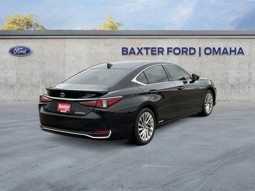 2020 Lexus ES 300h Luxury