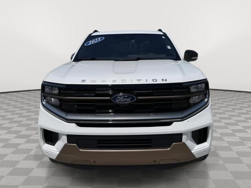 Star White 2025 Ford Expedition Max King Ranch