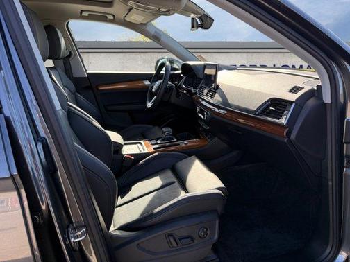 2023 Audi Q5 45 S line Prestige