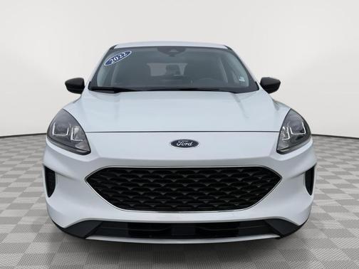 Oxford White 2022 Ford Escape SE