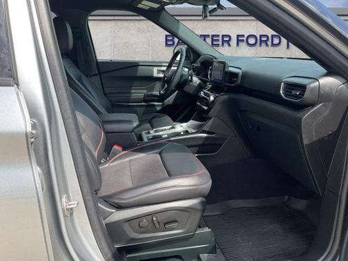 2024 Ford Explorer ST-Line