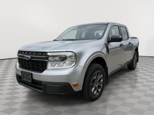 Iconic Silver Metallic 2024 Ford Maverick XLT