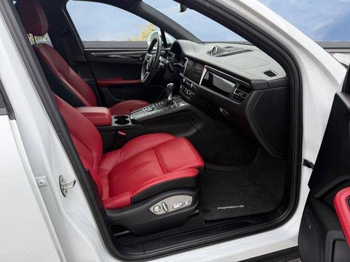 2021 Porsche Macan Base