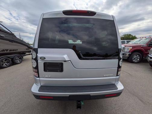 Indus Silver 2016 Land Rover LR4 Base