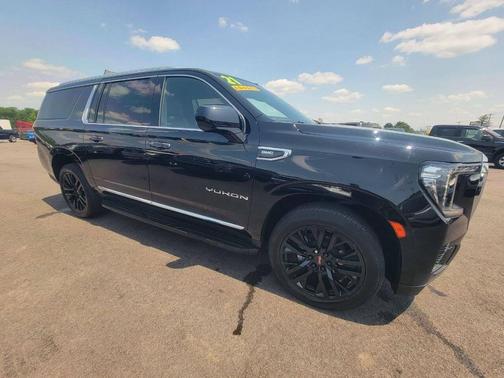 2022 GMC Yukon XL SLT