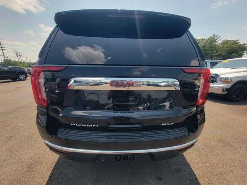 2022 GMC Yukon XL SLT