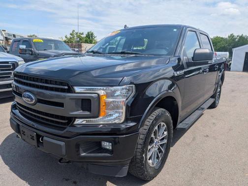 Black 2019 Ford F-150 XLT