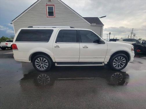 2017 Lincoln Navigator Select