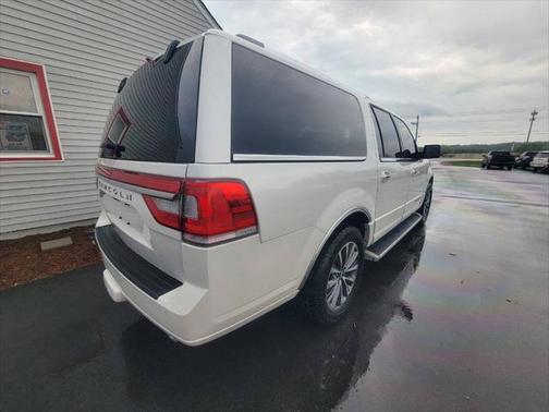 2017 Lincoln Navigator Select