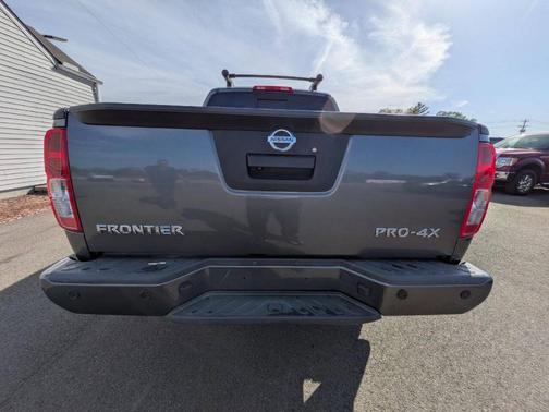 Gray 2016 Nissan Frontier Pro-4X