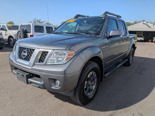 Gray 2016 Nissan Frontier Pro-4X