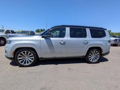 Silver 2023 Jeep Grand Wagoneer Base