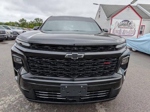 Black 2025 Chevrolet Traverse RS