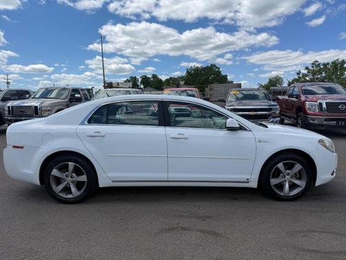 White 2009 Chevrolet Malibu Hybrid