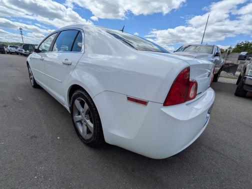 White 2009 Chevrolet Malibu Hybrid
