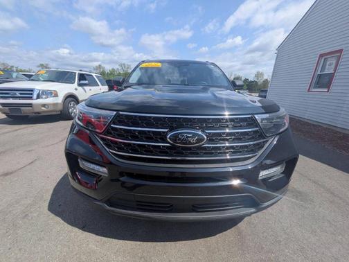 Black 2021 Ford Explorer XLT
