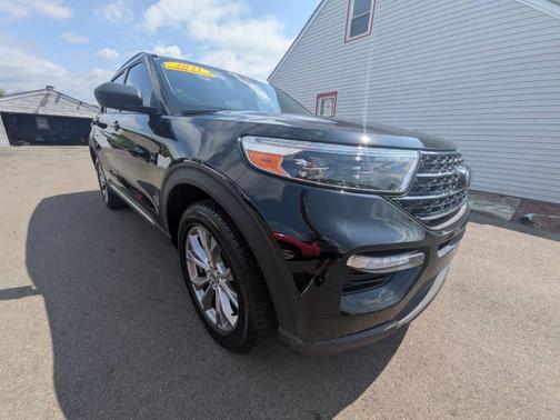 Black 2021 Ford Explorer XLT