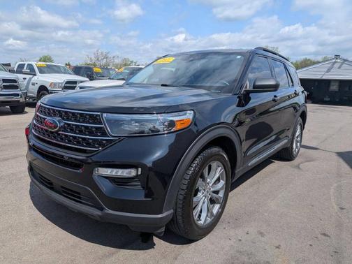 Black 2021 Ford Explorer XLT