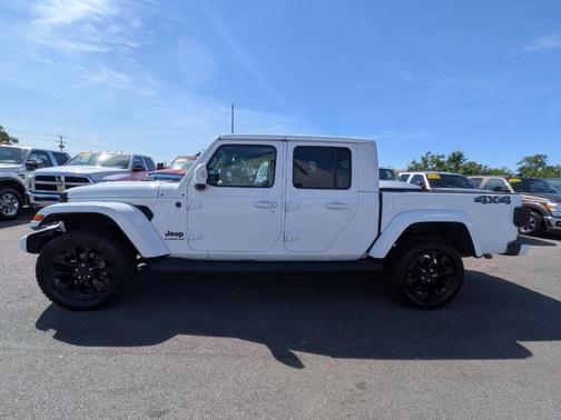 White 2022 Jeep Gladiator Overland
