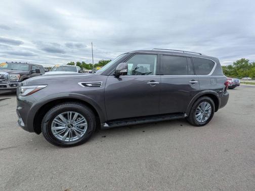Gray 2024 INFINITI QX80 Luxe