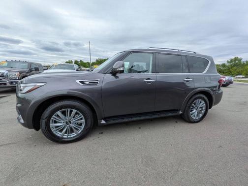Gray 2024 INFINITI QX80 Luxe