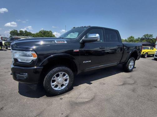 2022 RAM 2500 Laramie Crew Cab 4x4 6'4' Box
