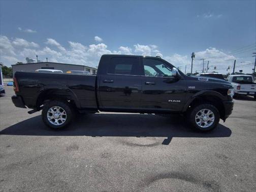 2022 RAM 2500 Laramie Crew Cab 4x4 6'4' Box