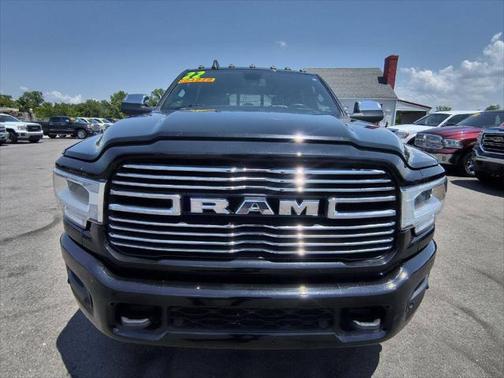2022 RAM 2500 Laramie Crew Cab 4x4 6'4' Box