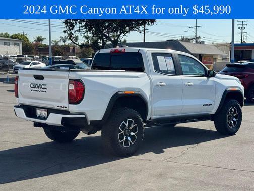 Summit White 2024 GMC Canyon AT4X