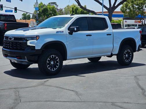 Summit White 2026 Chevrolet Silverado 1500 ZR2