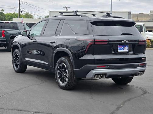 Mosaic Black Metallic 2026 Chevrolet Traverse AWD Z71