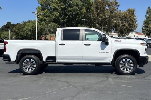 2026 Chevrolet Silverado 2500 Custom