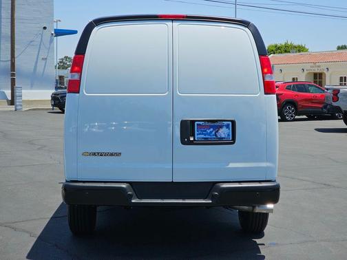 Summit White 2026 Chevrolet Express 2500 Work Van