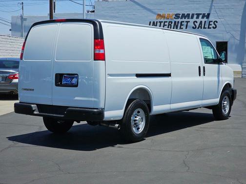 Summit White 2026 Chevrolet Express 2500 Work Van