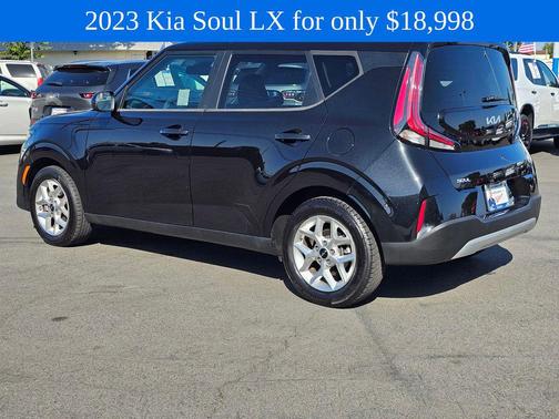 Fusion Black 2023 Kia Soul LX