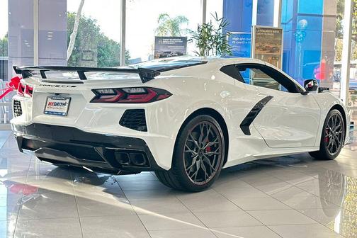 2026 Chevrolet Corvette Stingray w/2LT