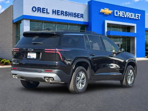Mosaic Black Metallic 2027 Chevrolet Traverse LT