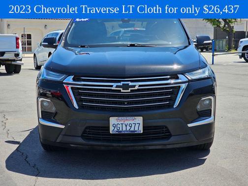 Mosaic Black Metallic 2023 Chevrolet Traverse LT Cloth