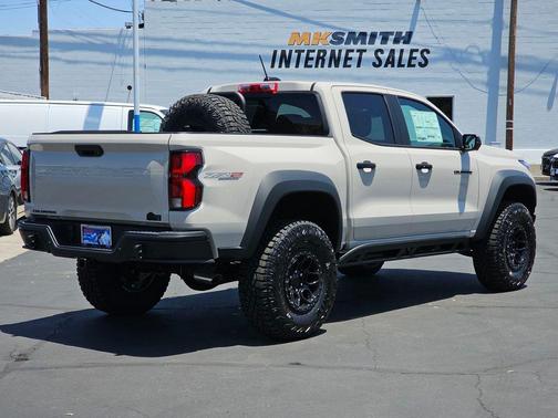 White Sands 2026 Chevrolet Colorado ZR2