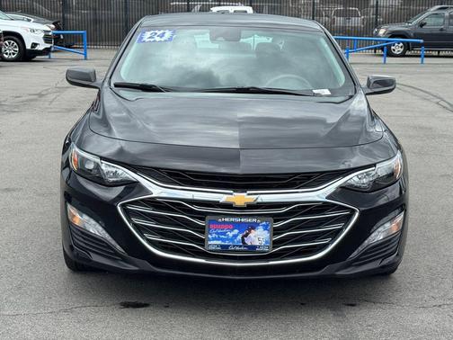 Mosaic Black Metallic 2024 Chevrolet Malibu FWD 1LT