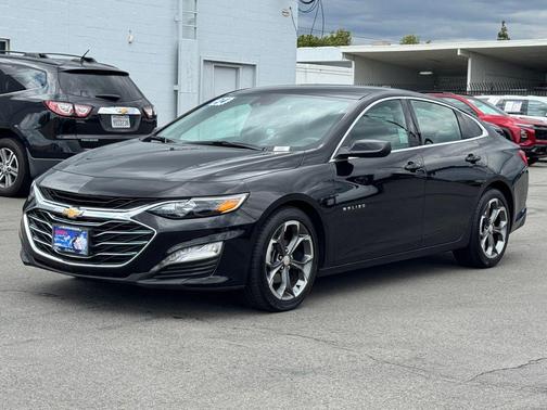 Mosaic Black Metallic 2024 Chevrolet Malibu FWD 1LT