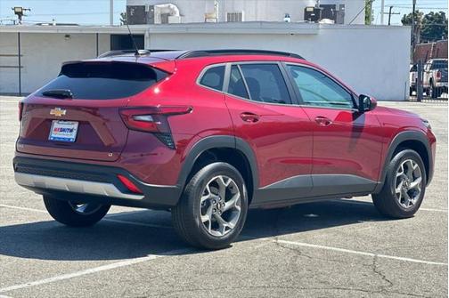 2025 Chevrolet Trax LT