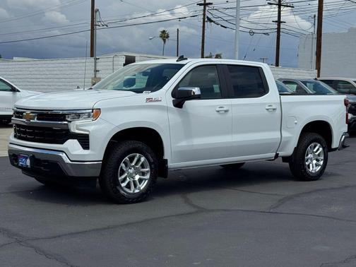 Summit White 2026 Chevrolet Silverado 1500 LT