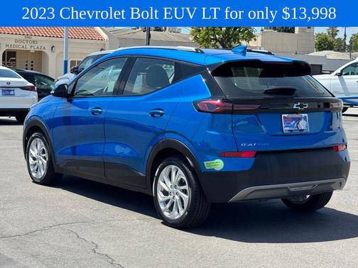 Bright Blue Metallic 2023 Chevrolet Bolt EUV FWD LT