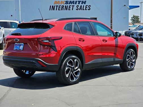 Apex Red 2026 Chevrolet Trax FWD 2RS