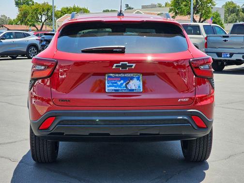 Apex Red 2026 Chevrolet Trax FWD 2RS