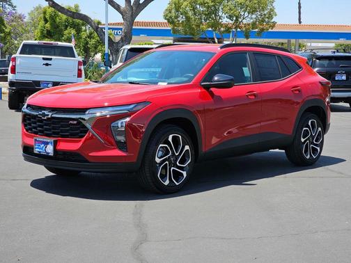 Apex Red 2026 Chevrolet Trax FWD 2RS