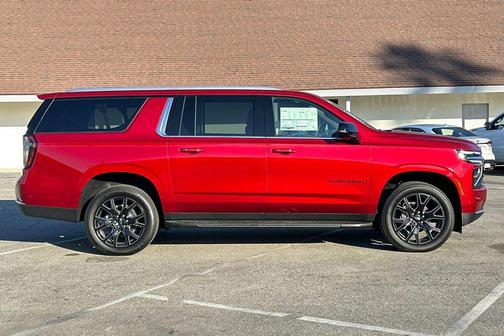 2026 Chevrolet Suburban LT