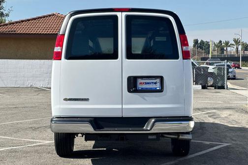 2025 Chevrolet Express 2500 RWD 2500 Regular Wheelbase WT